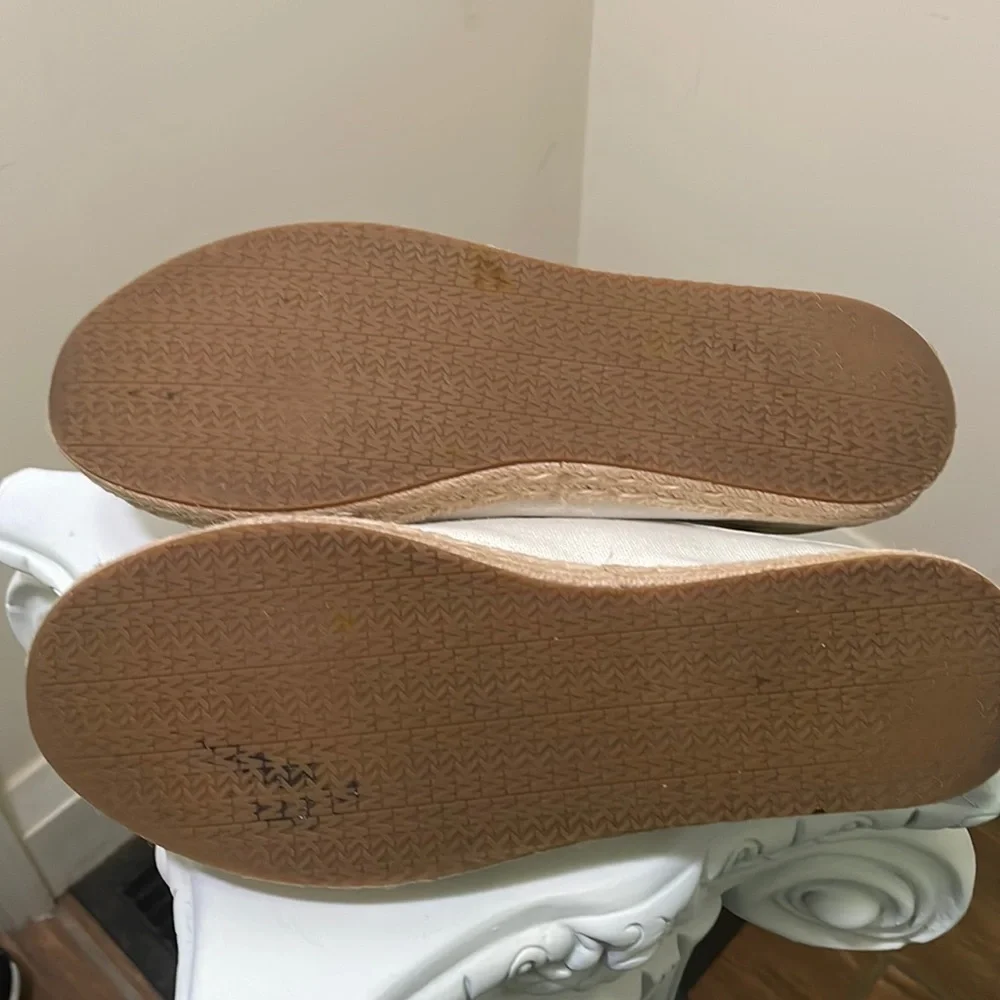 Michael Kors -  Kristy Slide - Cream Neutral - Size 8.5 - Picture 13 of 15